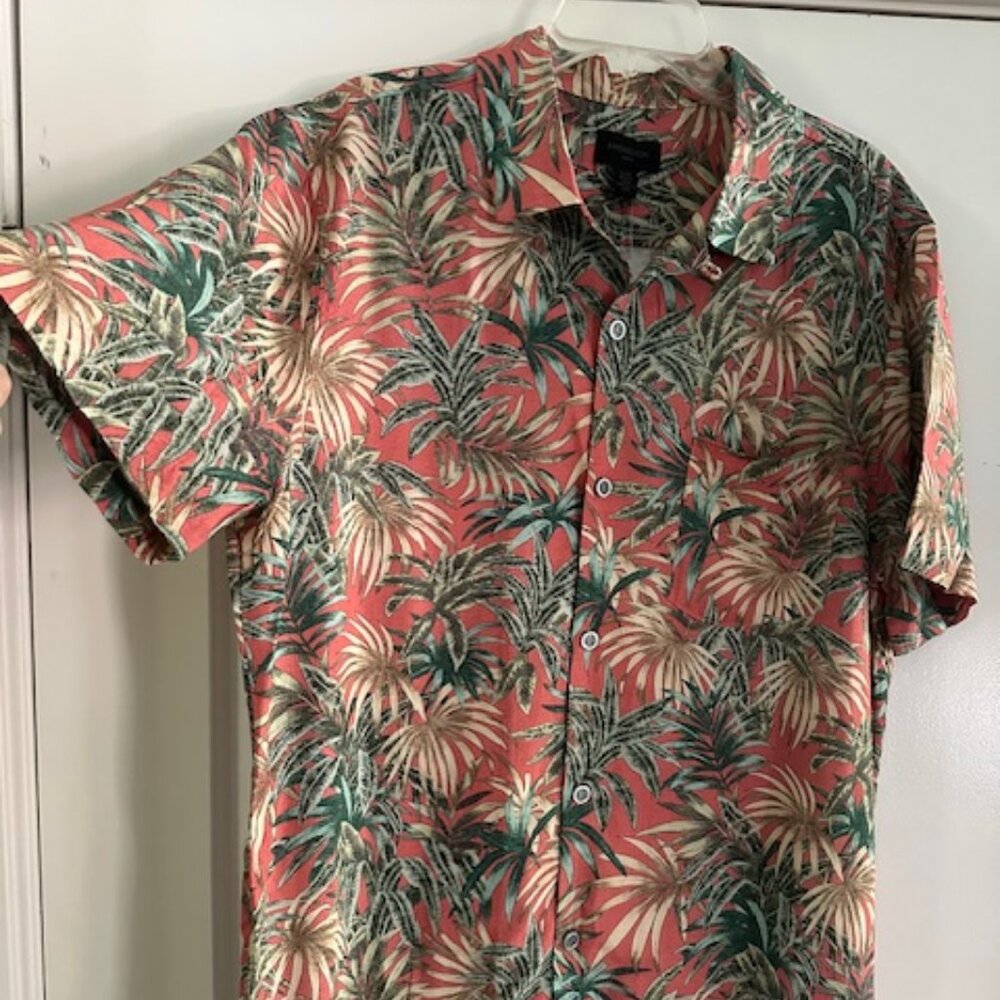 Men's Soft, non-clingy viscose, Hawaiian-styled shirt